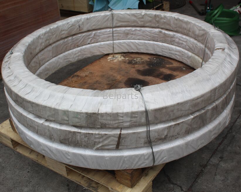 ตลับลูกปืนสวิง PC200-7 PC200-6 สำหรับอะไหล่รถขุด Komatsu 207-25-61100 6D102 วงสวิง Slew Ring