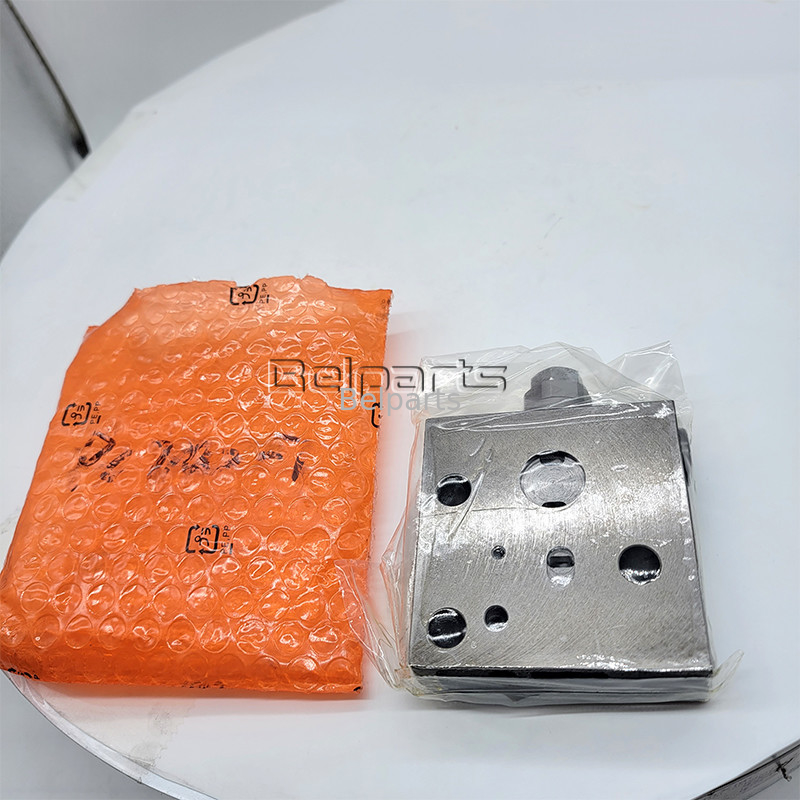 อะไหล่เครื่องจักรก่อสร้าง PC200-7 20Y-60-31212 20Y-60-31211 รถขุดโซลินอยด์วาล์ว